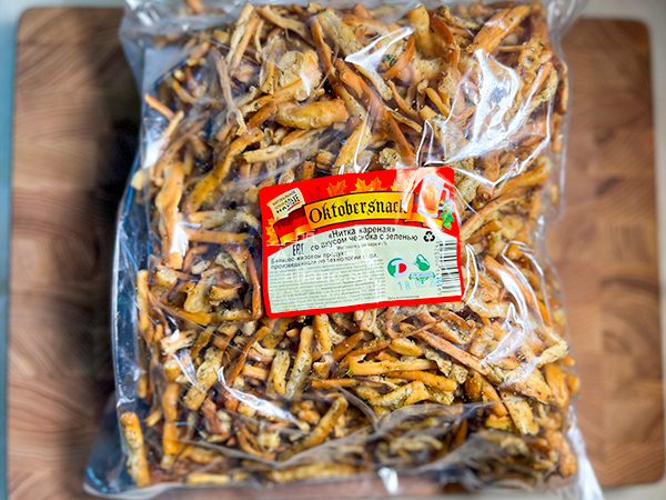 Нитка ЖАРЕНАЯ "Чеснок с зеленью" Oktobersnack 1 кг (сырный продукт) в Марьино