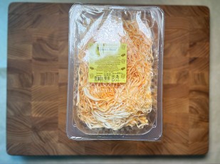 Японские снеки и крекеры: Сыр Чечил паутинка (икра красная)  500 гр.