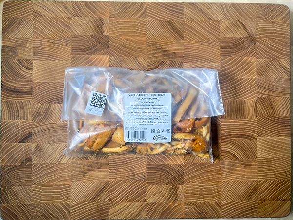 Сыр 150 гр ГОРНЫЙ СЫРОВАР (Ассорти копчёный с укропом и чесноком) в Марьино